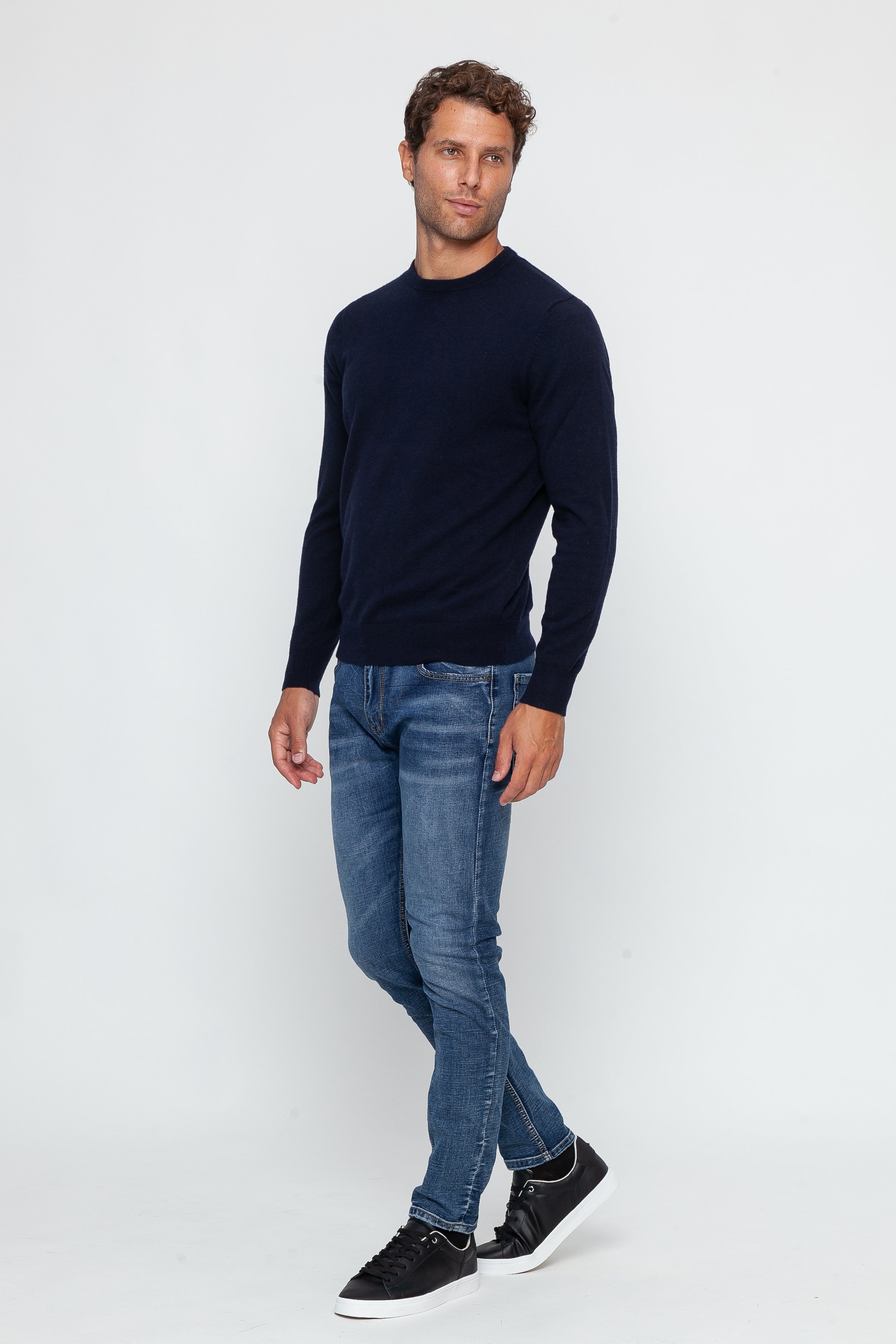 <tc>Pack 3 Trousers (2 Jeans, 1 Trousers)</tc>