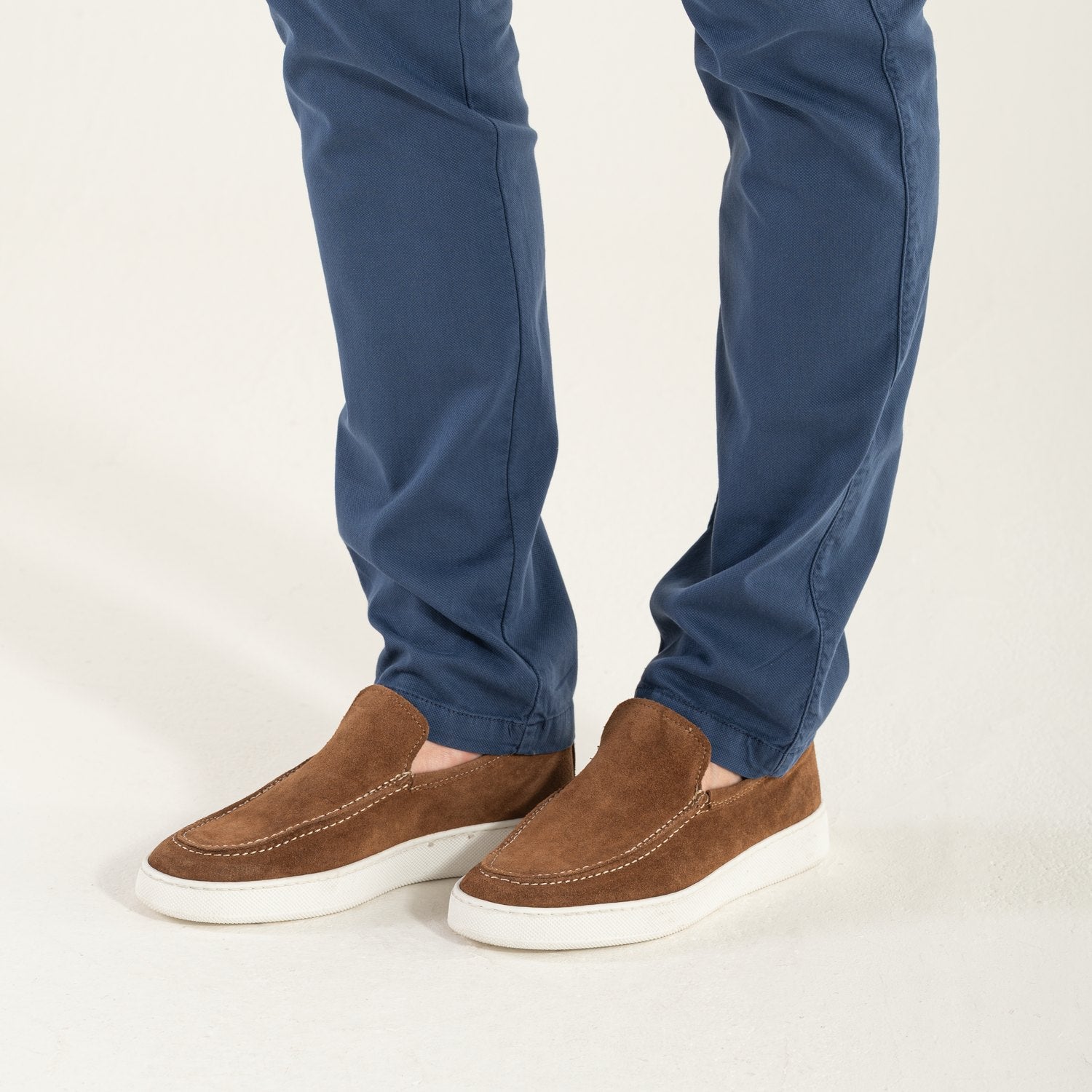 Mocasín moderno de camello