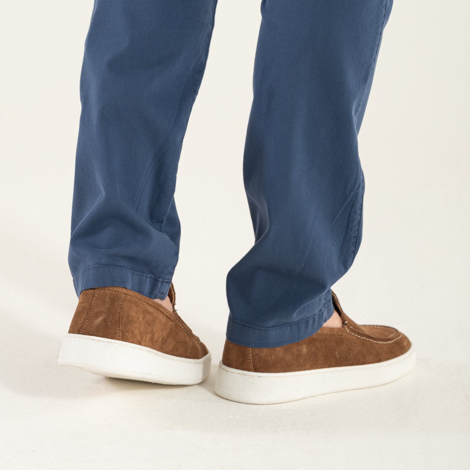 Mocasín moderno de camello