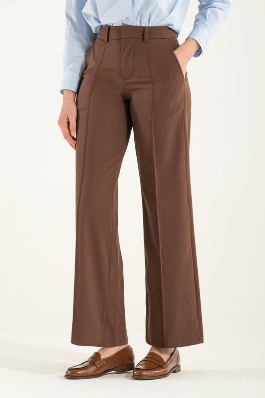 Pantaloni cormoranți maro