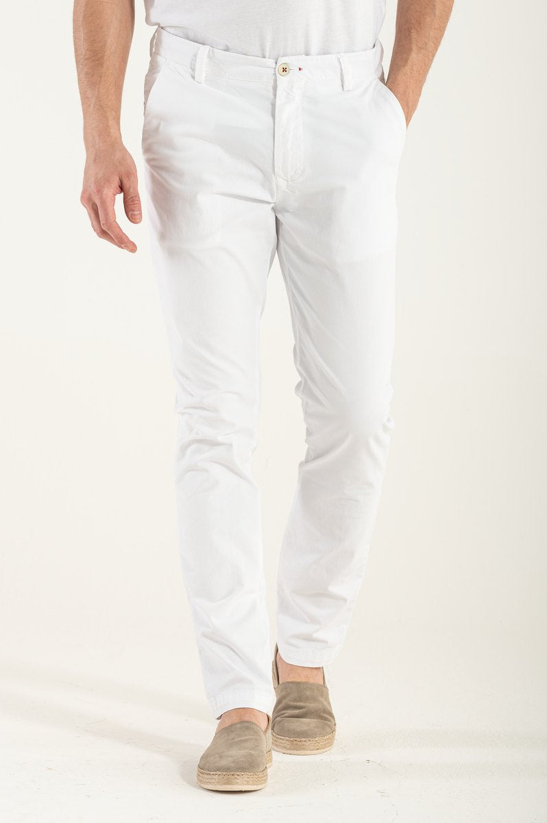 Pantaloni albi