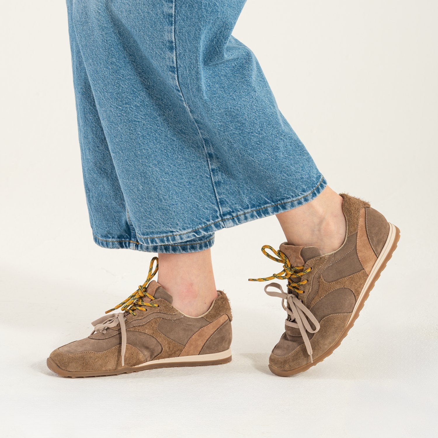 Sneakers Camel