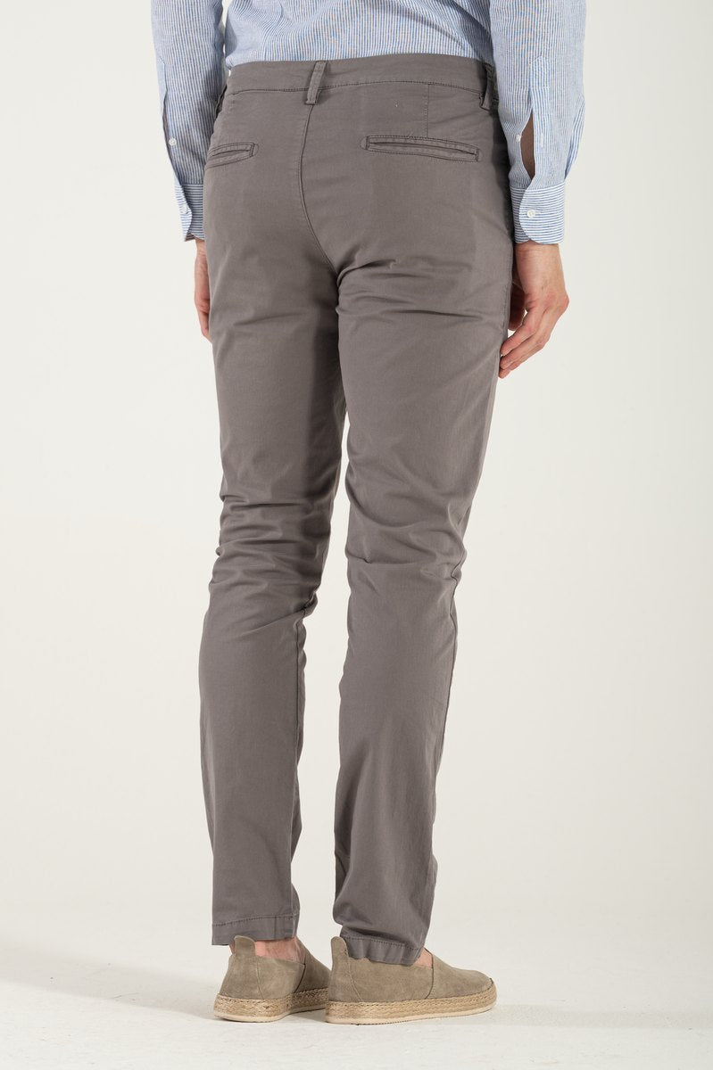 Pantaloni gri de vară de primăvară