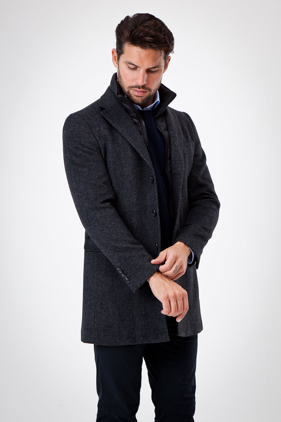 Wool coat with removable lining