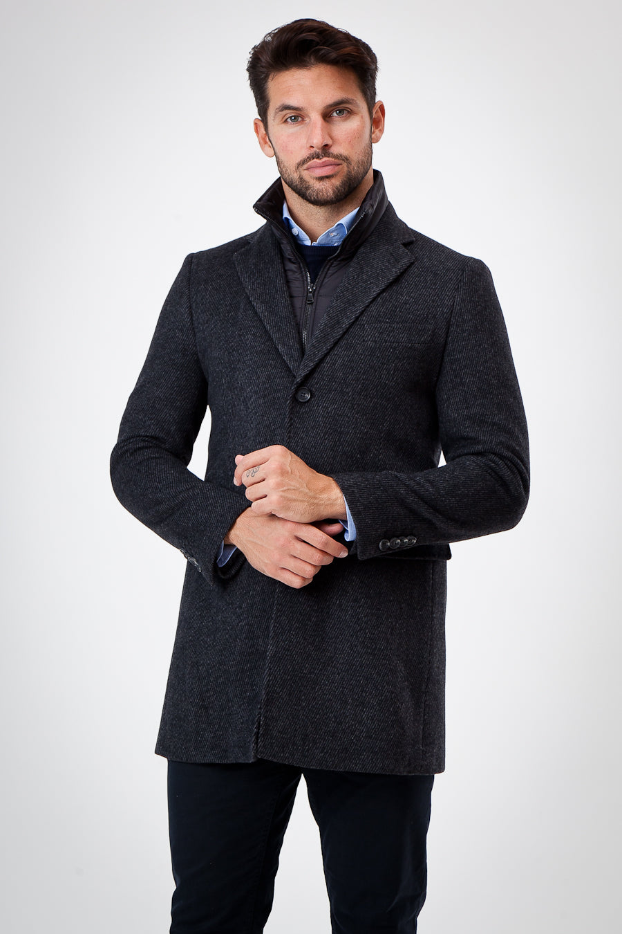 Wool coat with removable lining