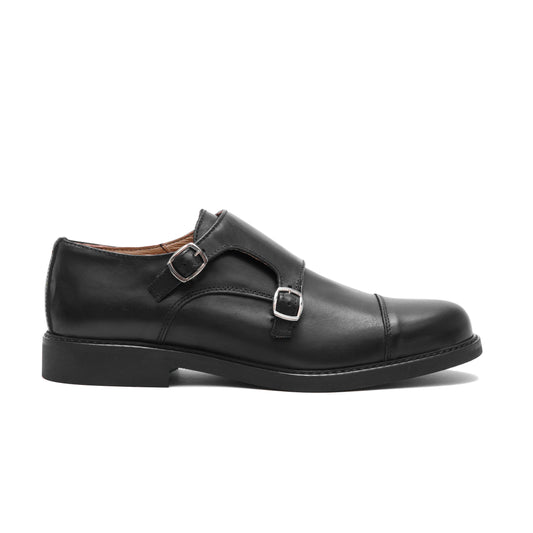 Sapatos com fivelas clássicas pretas