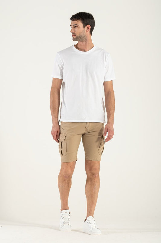 Weißes T-Shirt mit halben Ärmeln