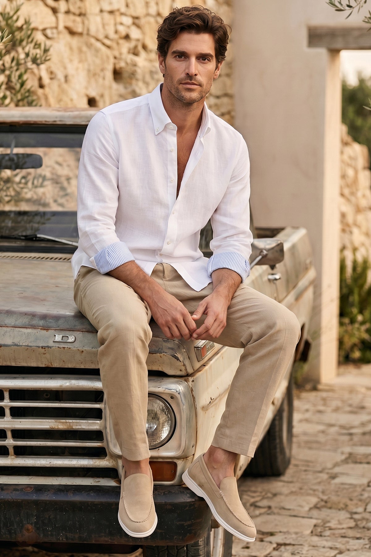 Weißes Button-Down-Hemd aus Leinen