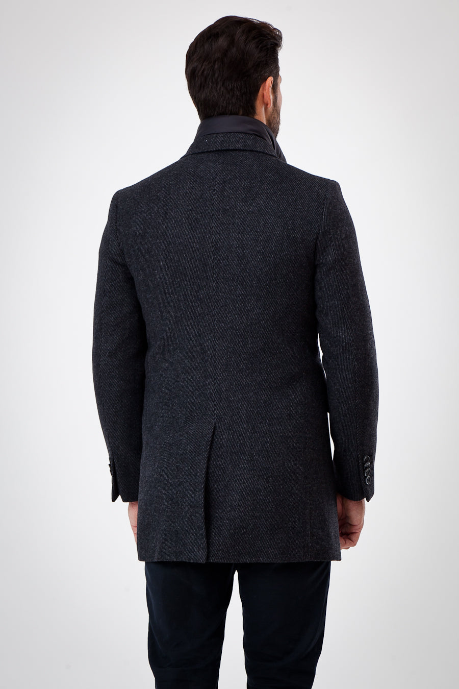 Wool coat with removable lining